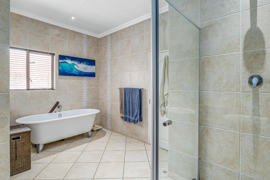 3 Bedroom Property for Sale in Glenvista Gauteng