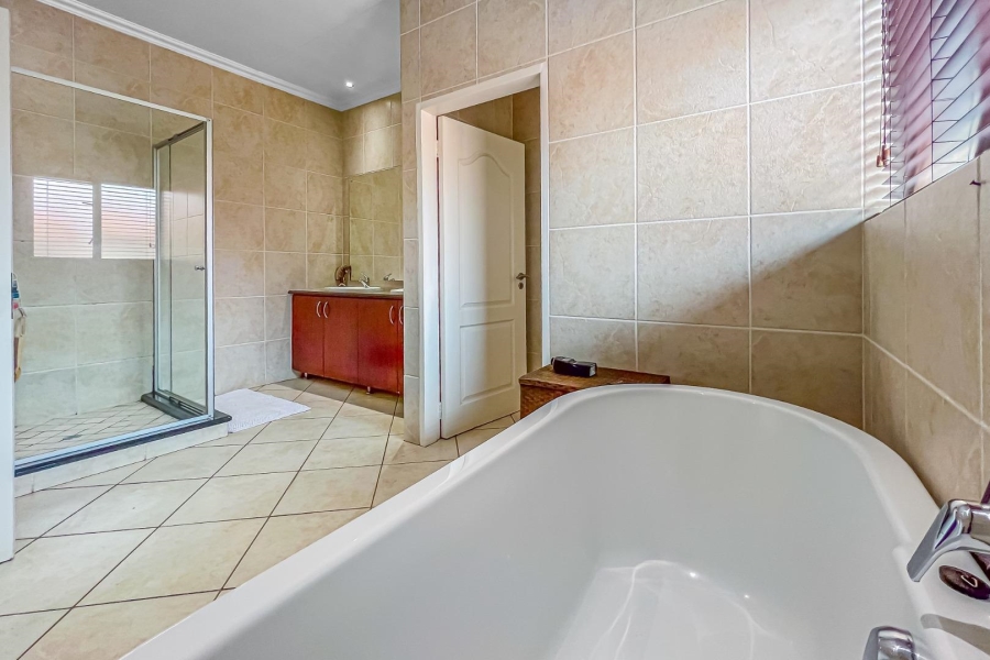 3 Bedroom Property for Sale in Glenvista Gauteng