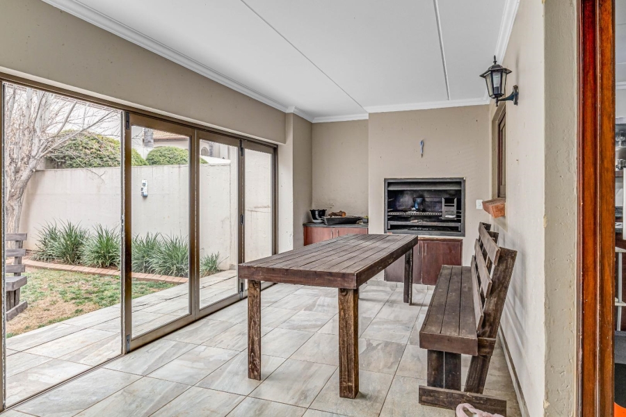 3 Bedroom Property for Sale in Glenvista Gauteng