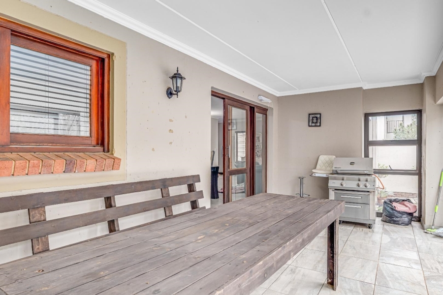 3 Bedroom Property for Sale in Glenvista Gauteng