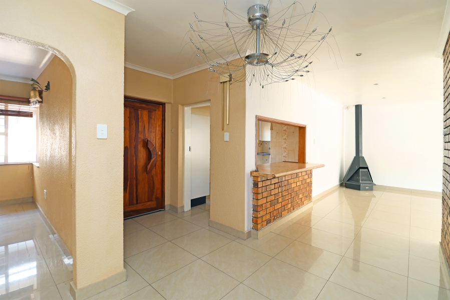 To Let 3 Bedroom Property for Rent in Woodmead Gauteng