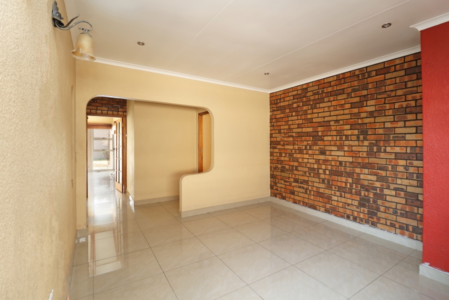 To Let 3 Bedroom Property for Rent in Woodmead Gauteng