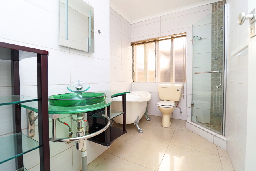 To Let 3 Bedroom Property for Rent in Woodmead Gauteng