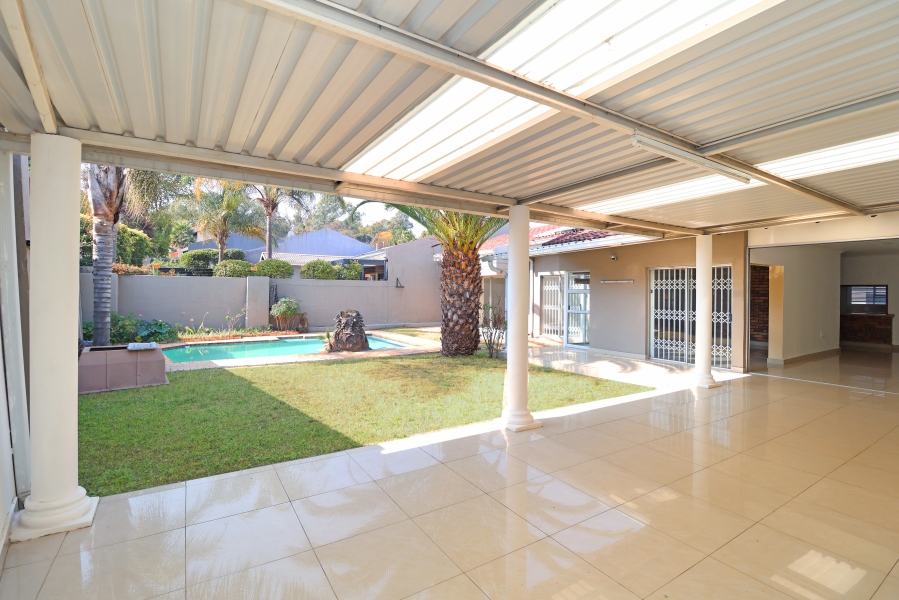 To Let 3 Bedroom Property for Rent in Woodmead Gauteng