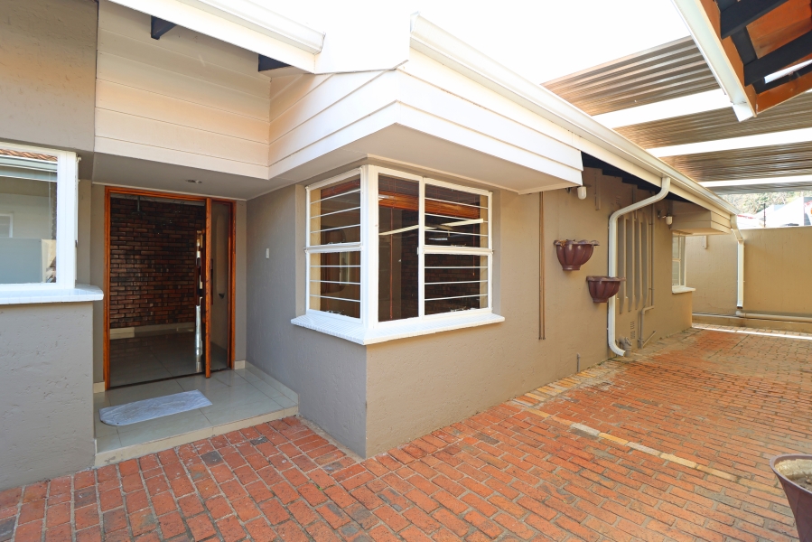 To Let 3 Bedroom Property for Rent in Woodmead Gauteng