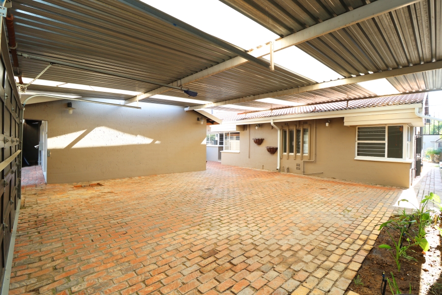 To Let 3 Bedroom Property for Rent in Woodmead Gauteng