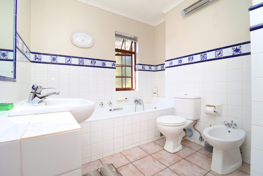 2 Bedroom Property for Sale in Oaklands Gauteng