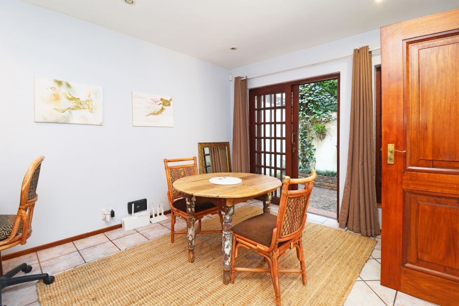 2 Bedroom Property for Sale in Oaklands Gauteng
