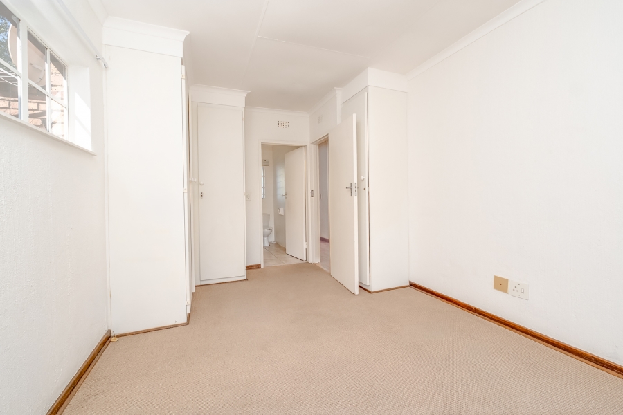1 Bedroom Property for Sale in Bryanston Gauteng