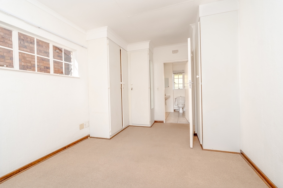 1 Bedroom Property for Sale in Bryanston Gauteng