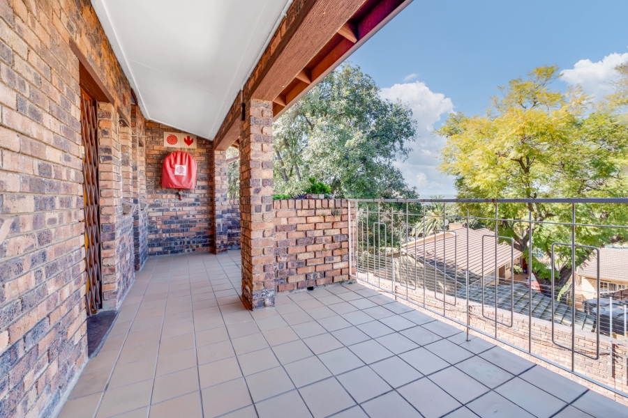 1 Bedroom Property for Sale in Bryanston Gauteng