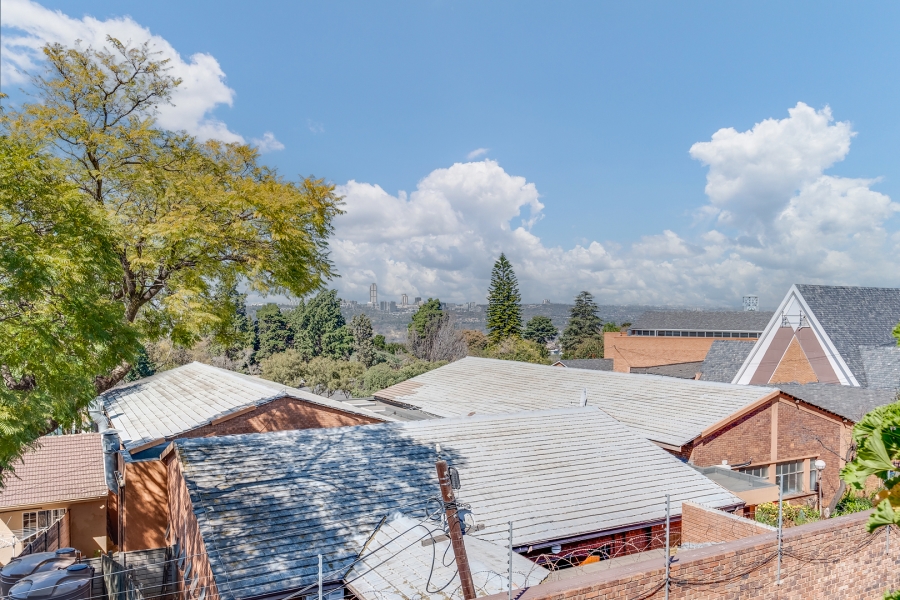 1 Bedroom Property for Sale in Bryanston Gauteng