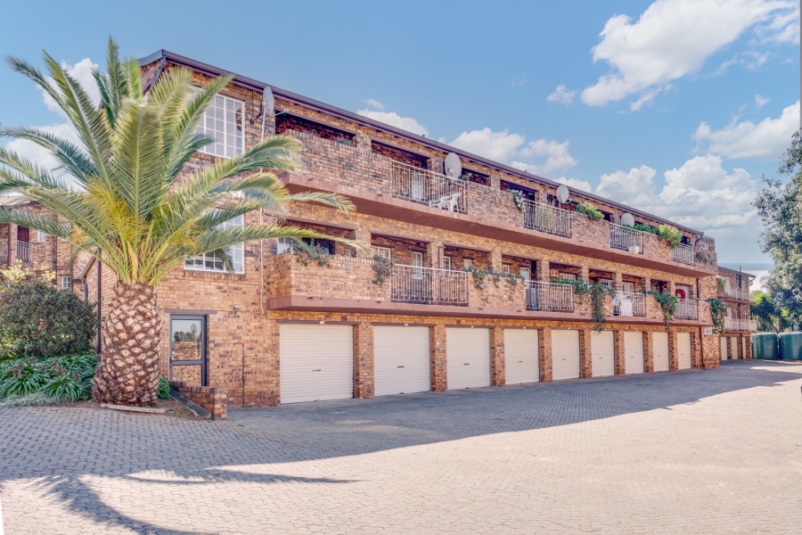 1 Bedroom Property for Sale in Bryanston Gauteng