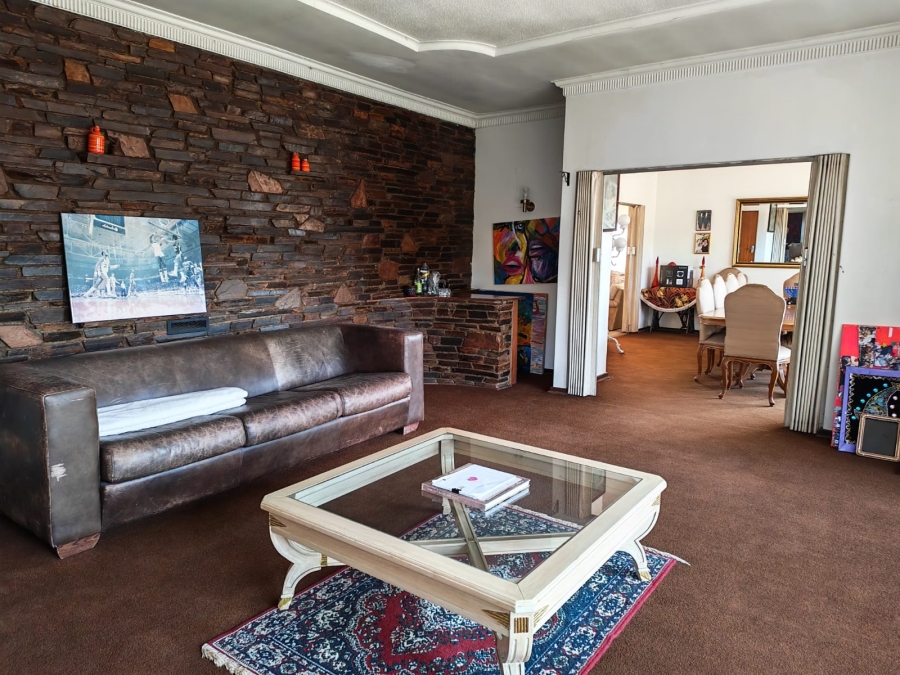 4 Bedroom Property for Sale in Glenhazel Gauteng