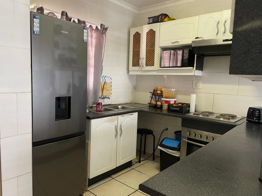 3 Bedroom Property for Sale in Die Hoewes Gauteng