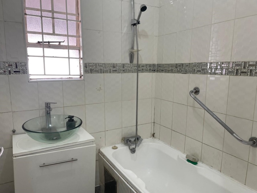 3 Bedroom Property for Sale in Die Hoewes Gauteng