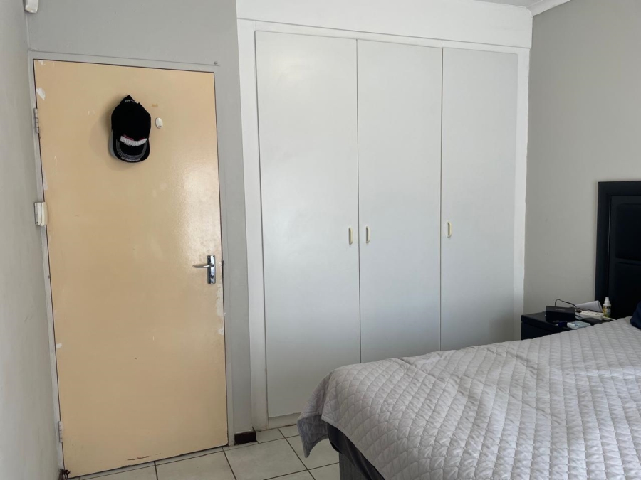 3 Bedroom Property for Sale in Die Hoewes Gauteng