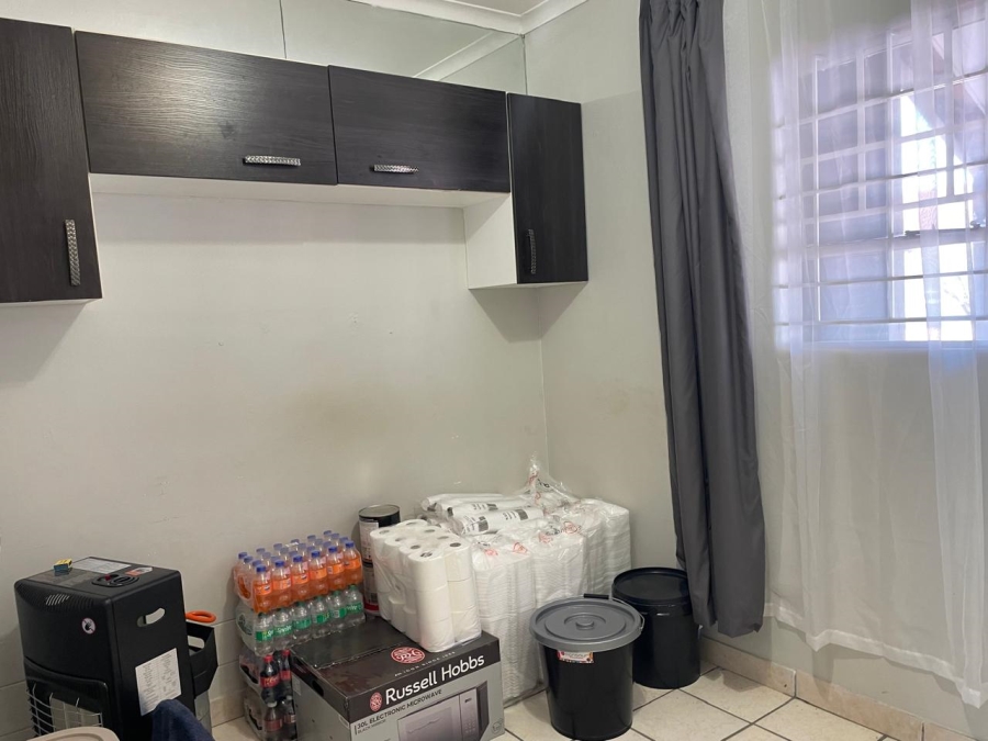 3 Bedroom Property for Sale in Die Hoewes Gauteng