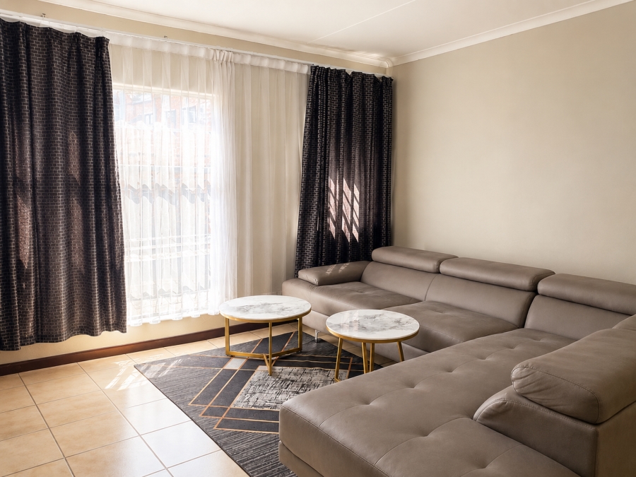 3 Bedroom Property for Sale in Die Hoewes Gauteng