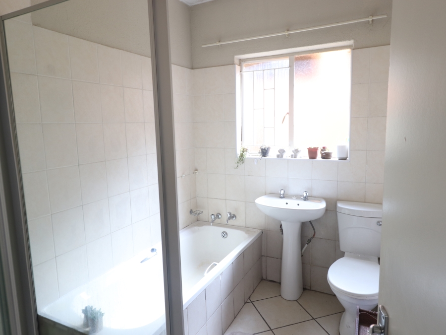 To Let 3 Bedroom Property for Rent in Terenure Gauteng