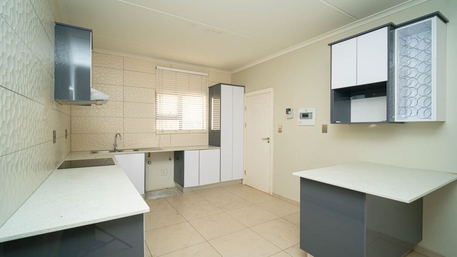 To Let 2 Bedroom Property for Rent in Dainfern Gauteng