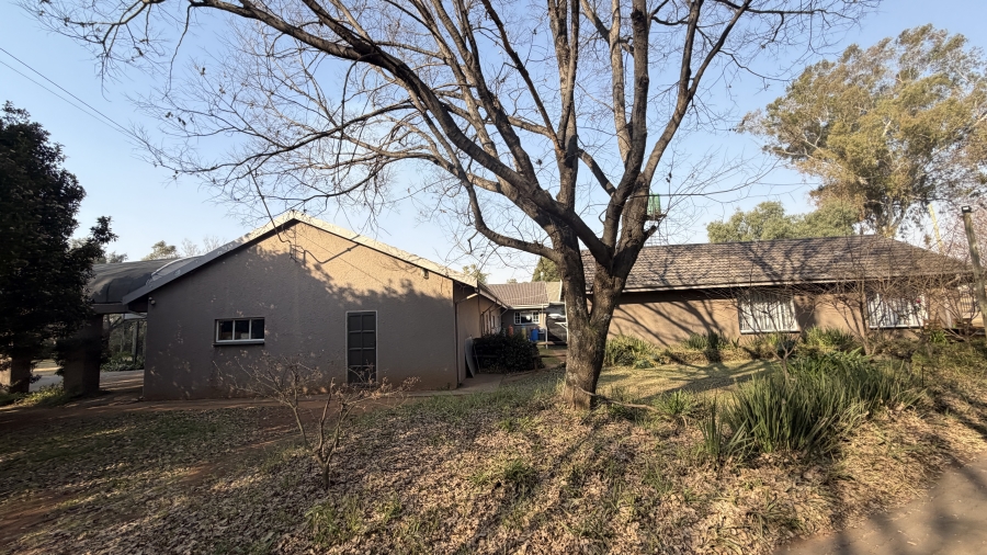6 Bedroom Property for Sale in Benoni AH Gauteng