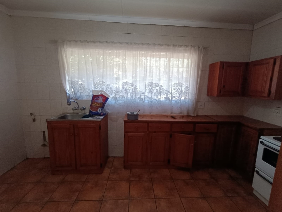 To Let 1 Bedroom Property for Rent in Flora Gardens Gauteng
