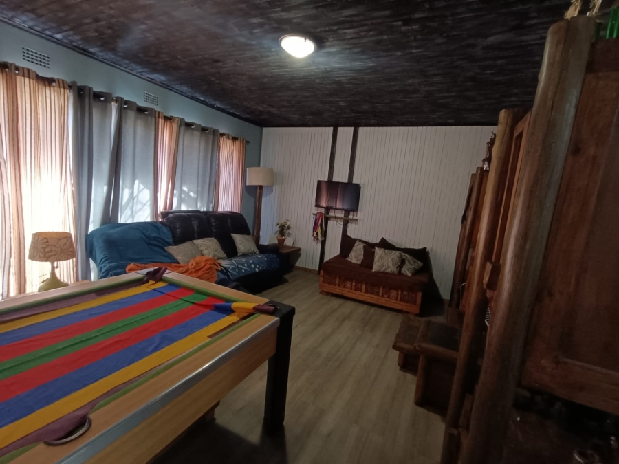 To Let 3 Bedroom Property for Rent in Flora Gardens Gauteng