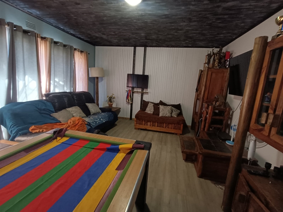 To Let 3 Bedroom Property for Rent in Flora Gardens Gauteng