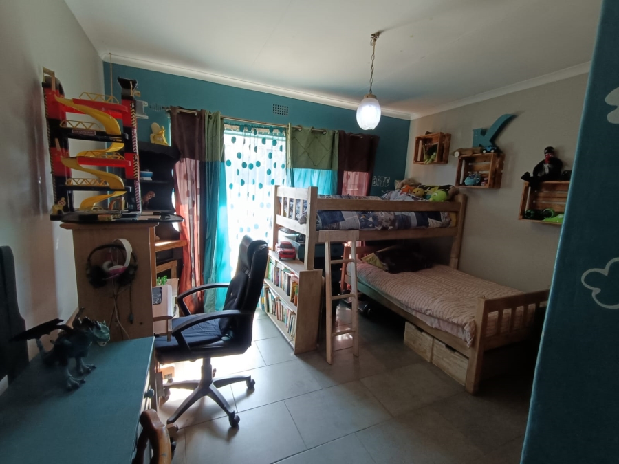 To Let 3 Bedroom Property for Rent in Flora Gardens Gauteng
