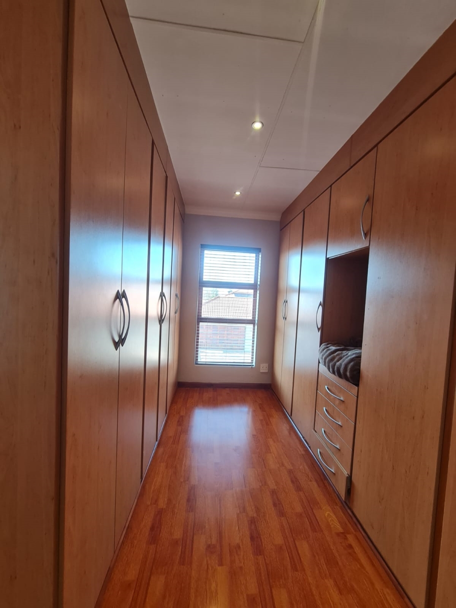 3 Bedroom Property for Sale in Vanderbijlpark SE 8 Gauteng