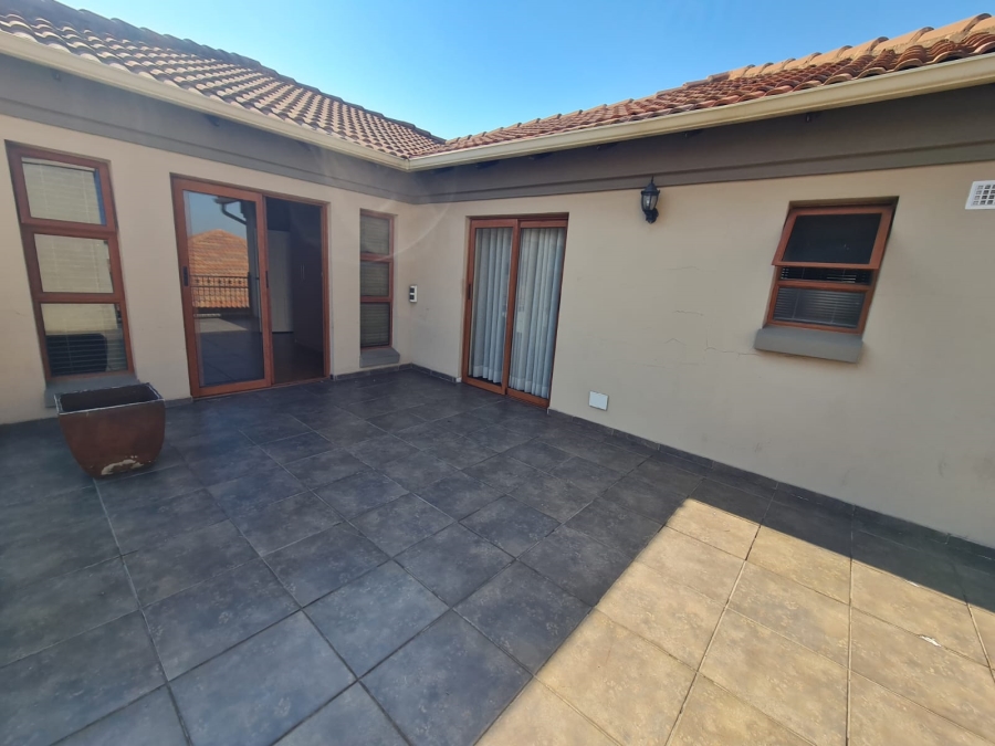 3 Bedroom Property for Sale in Vanderbijlpark SE 8 Gauteng