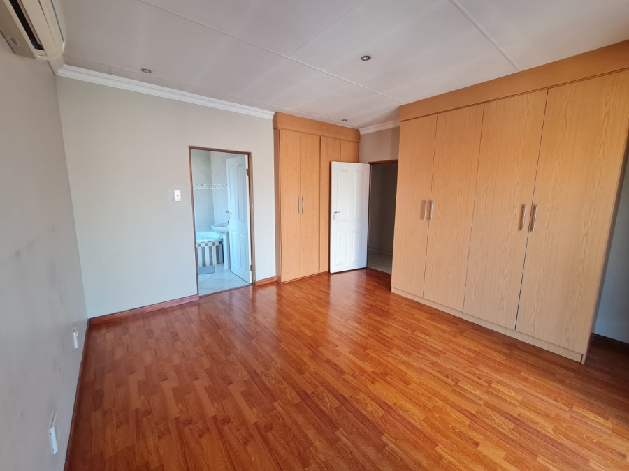 3 Bedroom Property for Sale in Vanderbijlpark SE 8 Gauteng