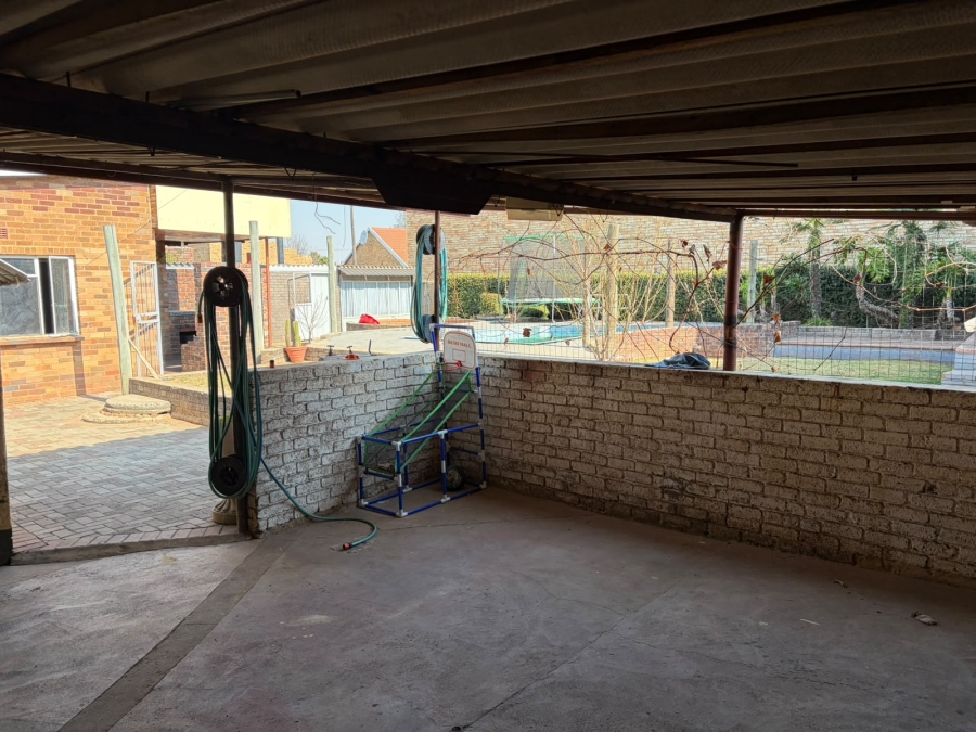 3 Bedroom Property for Sale in Rothdene Gauteng