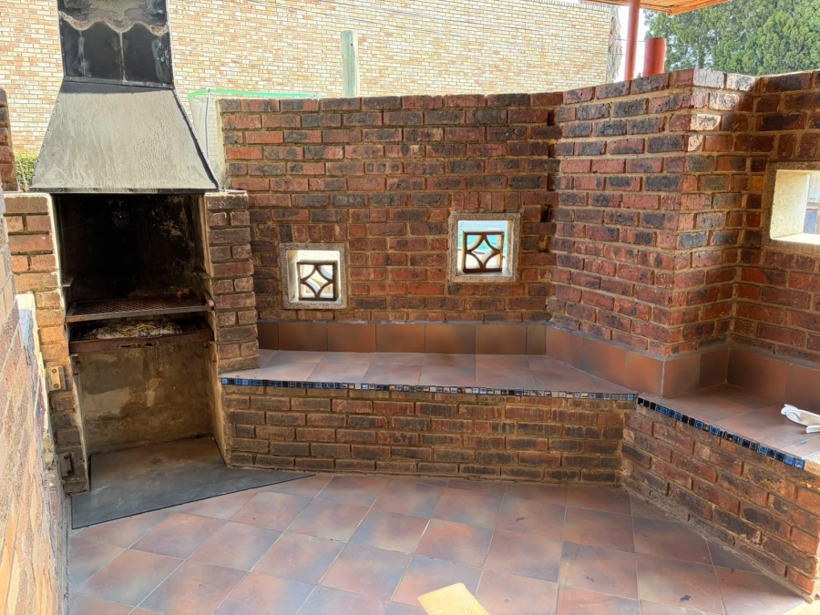 3 Bedroom Property for Sale in Rothdene Gauteng