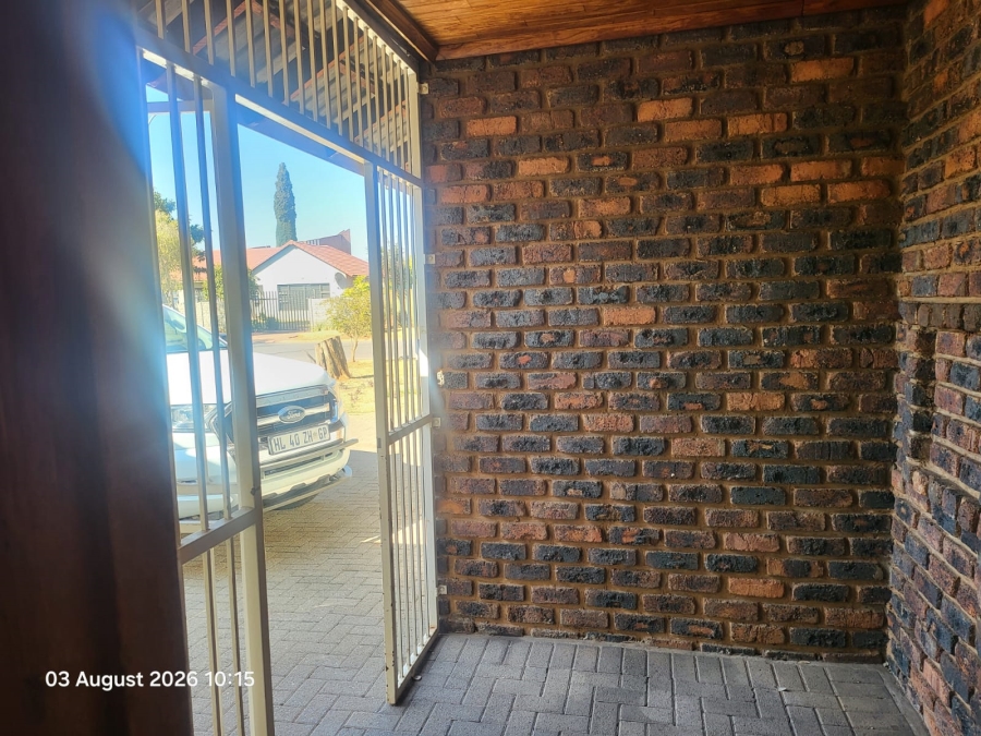 3 Bedroom Property for Sale in Petersfield Gauteng