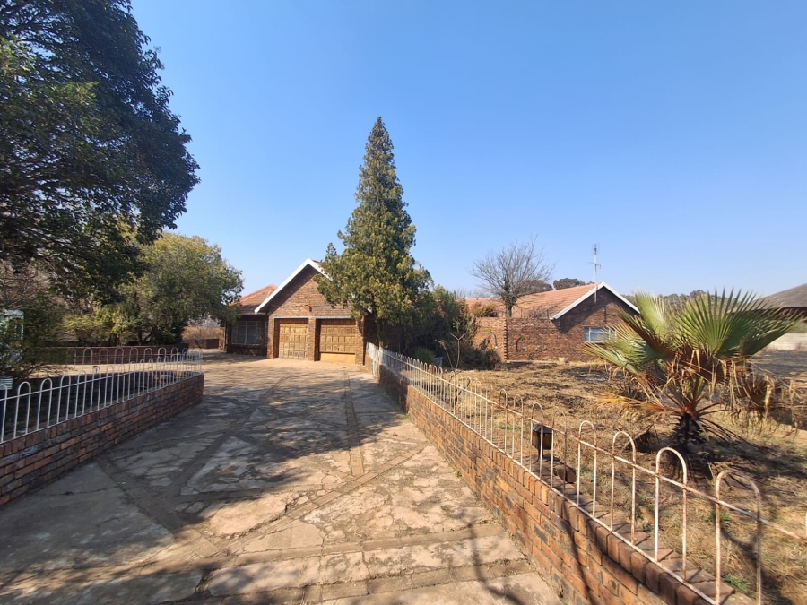 5 Bedroom Property for Sale in De Deur Gauteng