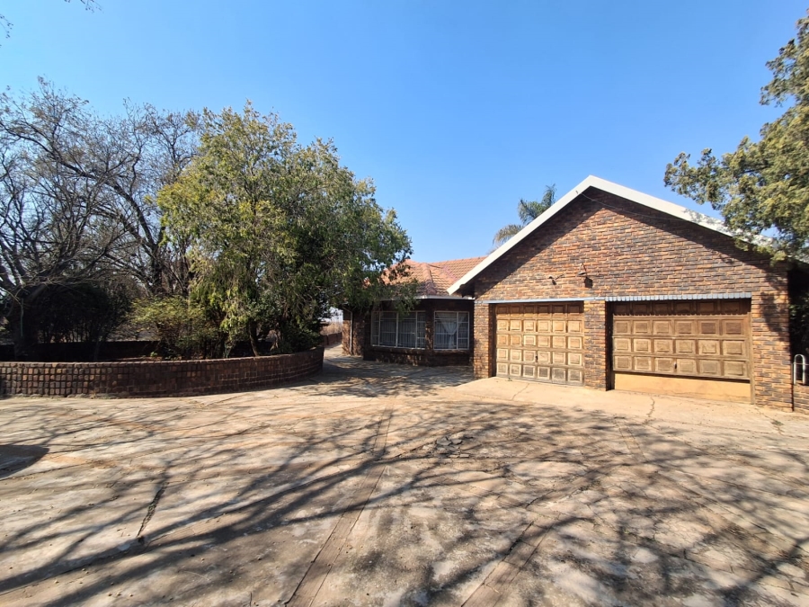 5 Bedroom Property for Sale in De Deur Gauteng