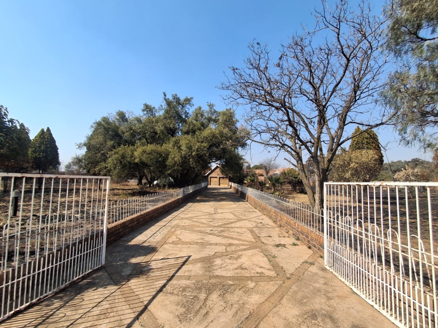 5 Bedroom Property for Sale in De Deur Gauteng