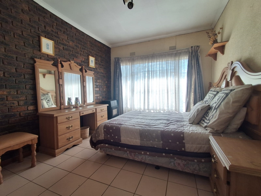 5 Bedroom Property for Sale in De Deur Gauteng