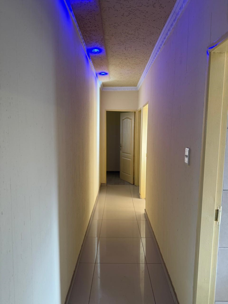 To Let 3 Bedroom Property for Rent in Golden Gardens Gauteng