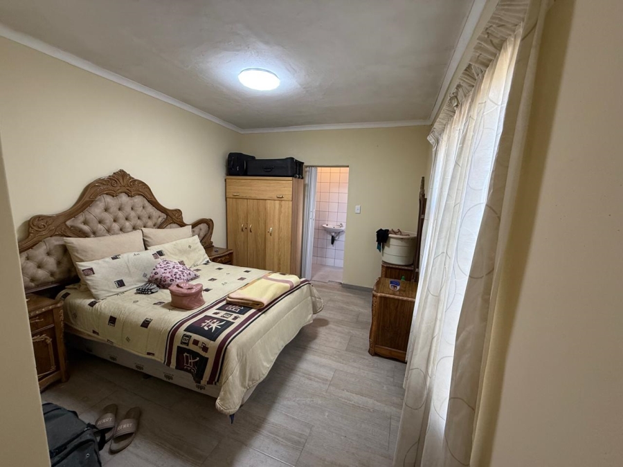 To Let 3 Bedroom Property for Rent in Golden Gardens Gauteng