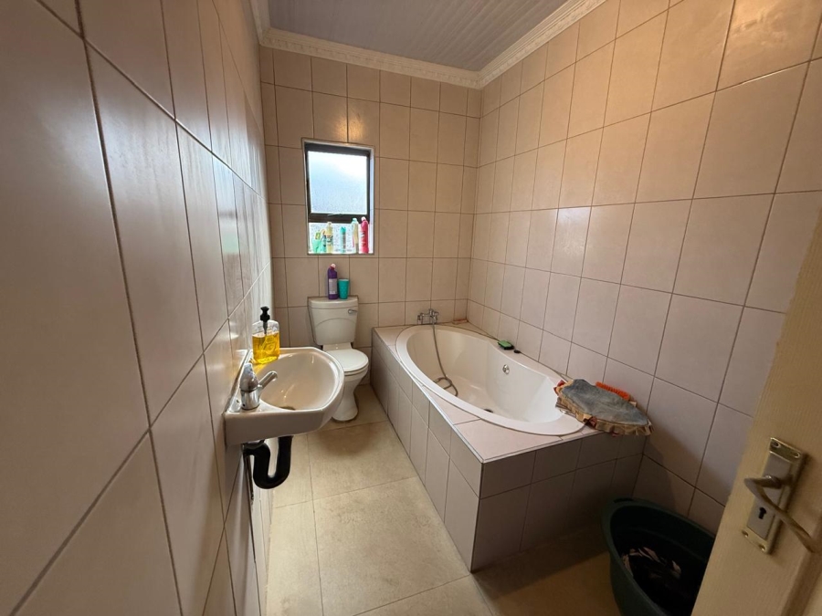 To Let 3 Bedroom Property for Rent in Golden Gardens Gauteng