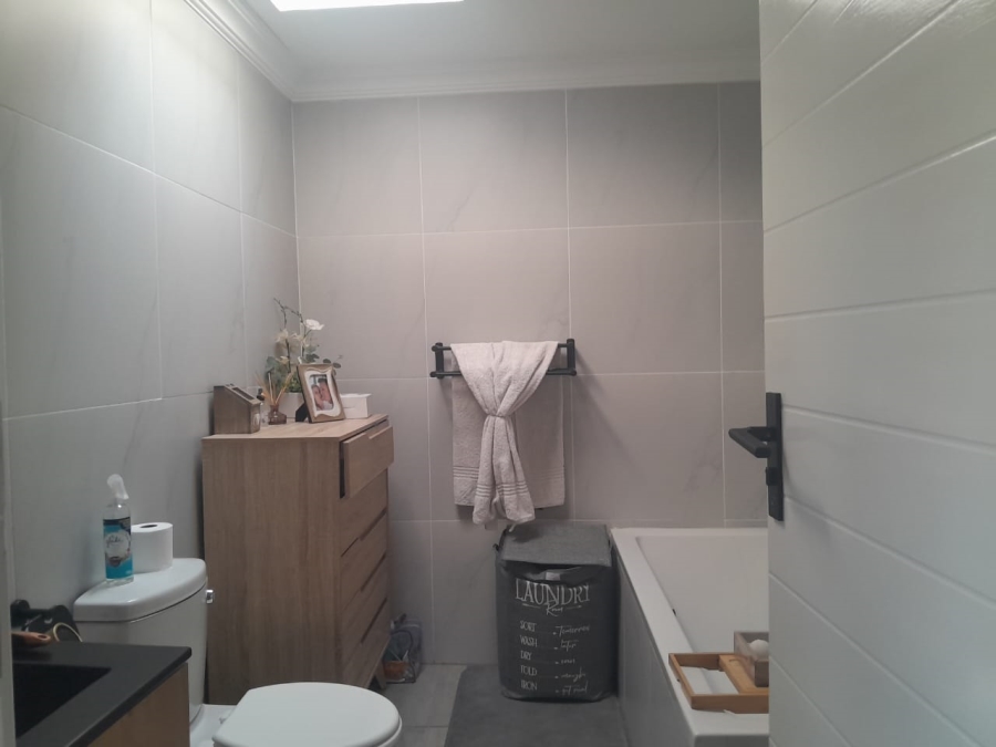 3 Bedroom Property for Sale in Blue Gill Estate Gauteng