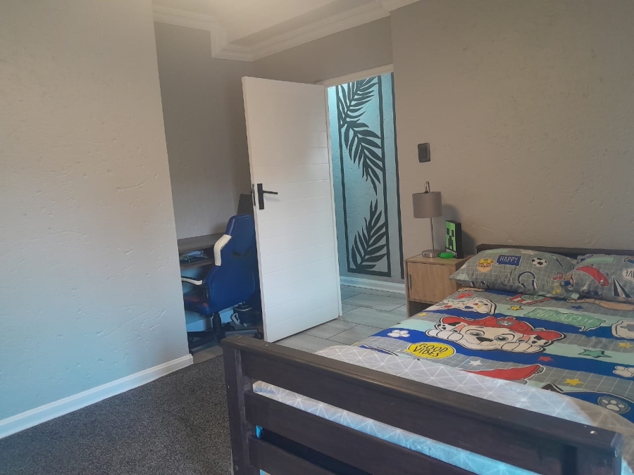 3 Bedroom Property for Sale in Blue Gill Estate Gauteng