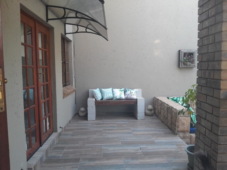 3 Bedroom Property for Sale in Blue Gill Estate Gauteng