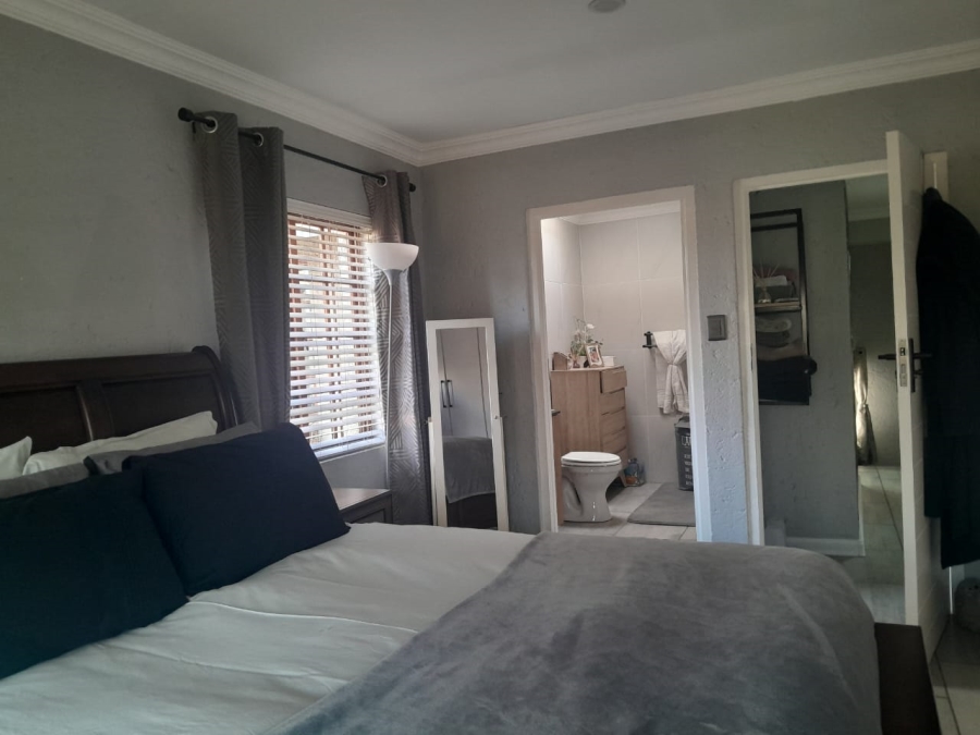 3 Bedroom Property for Sale in Blue Gill Estate Gauteng