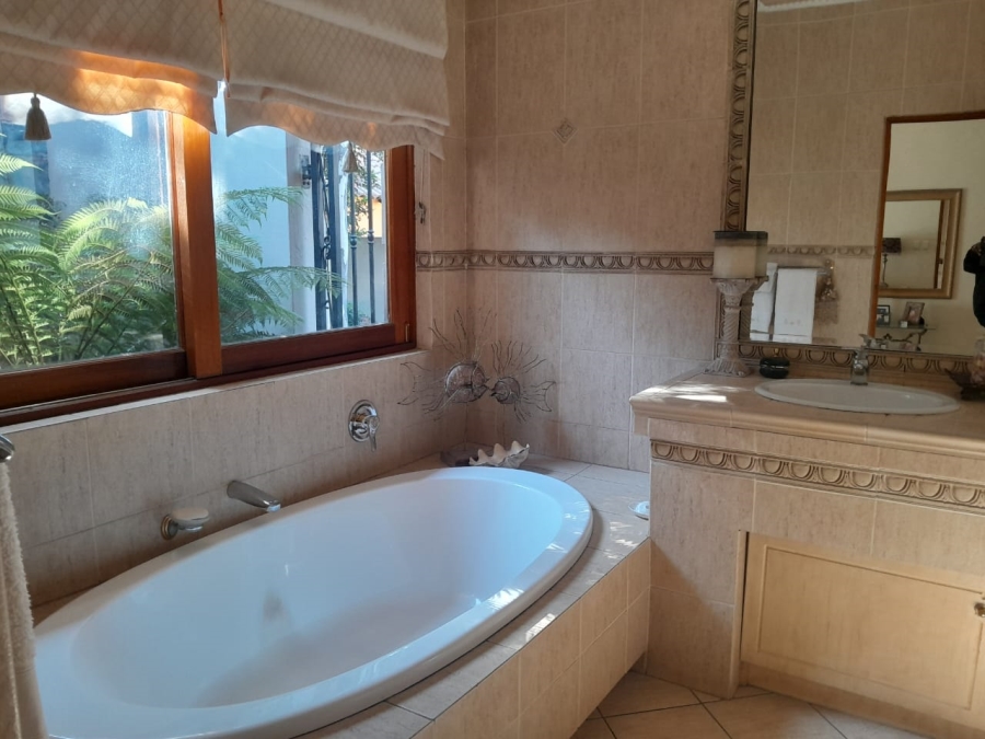 3 Bedroom Property for Sale in Glen Marais Gauteng