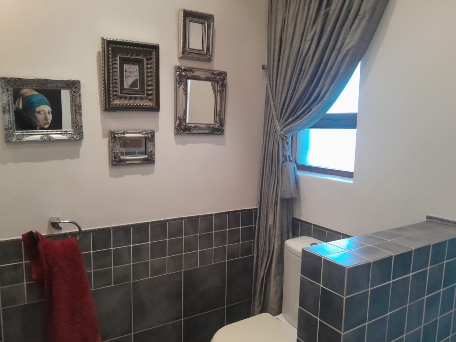 3 Bedroom Property for Sale in Glen Marais Gauteng