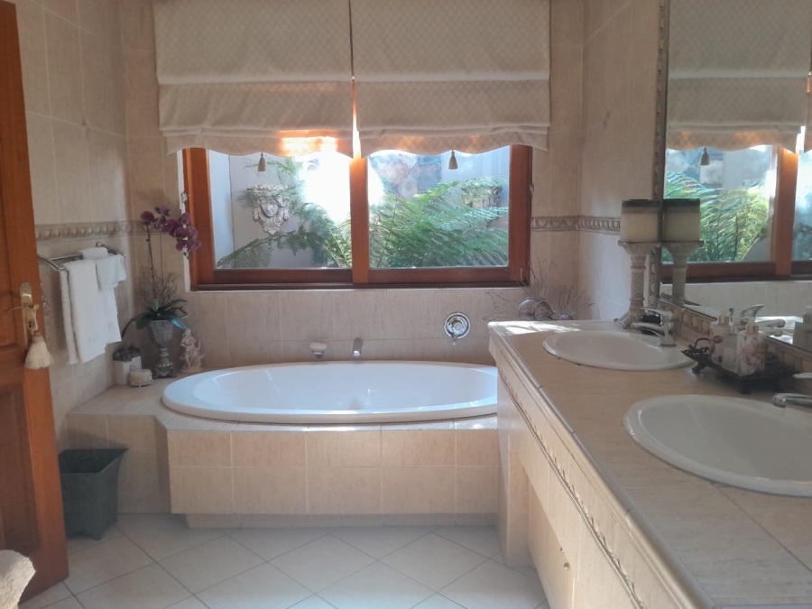 3 Bedroom Property for Sale in Glen Marais Gauteng